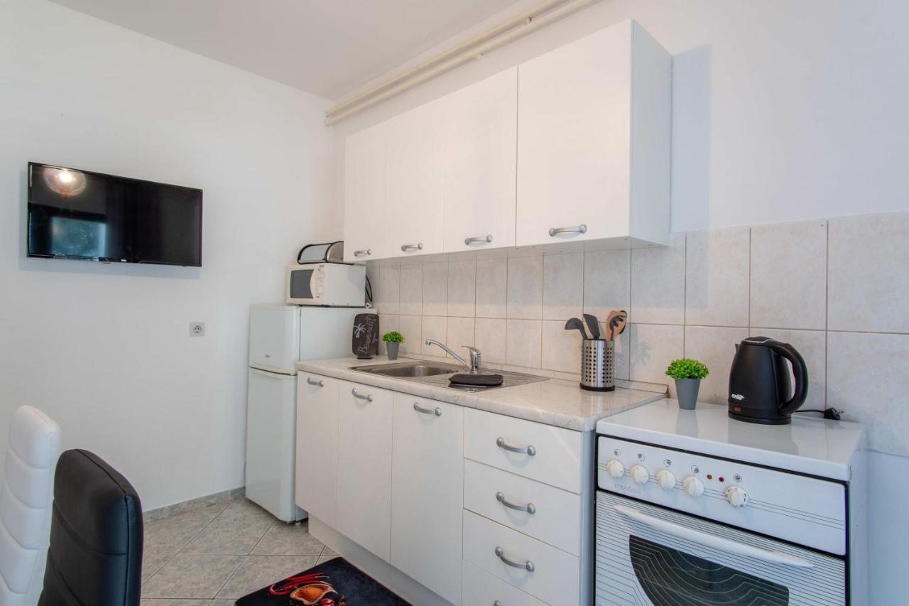 Ostaric Apartment Mandre Exterior photo